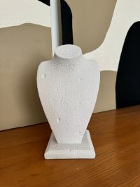 استند جواهرات سنگی مانکن