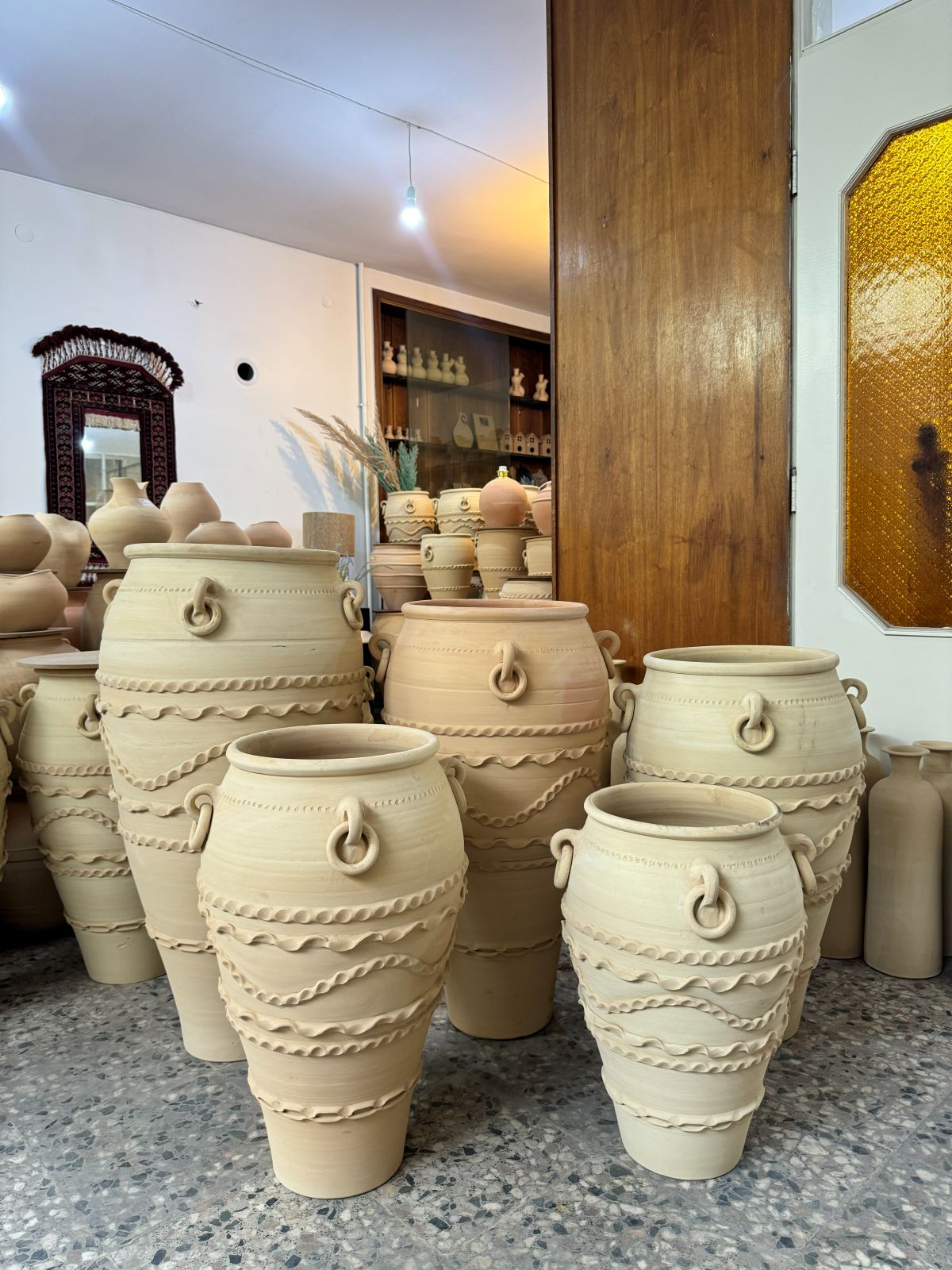 خمره کنار سالنی پرکار