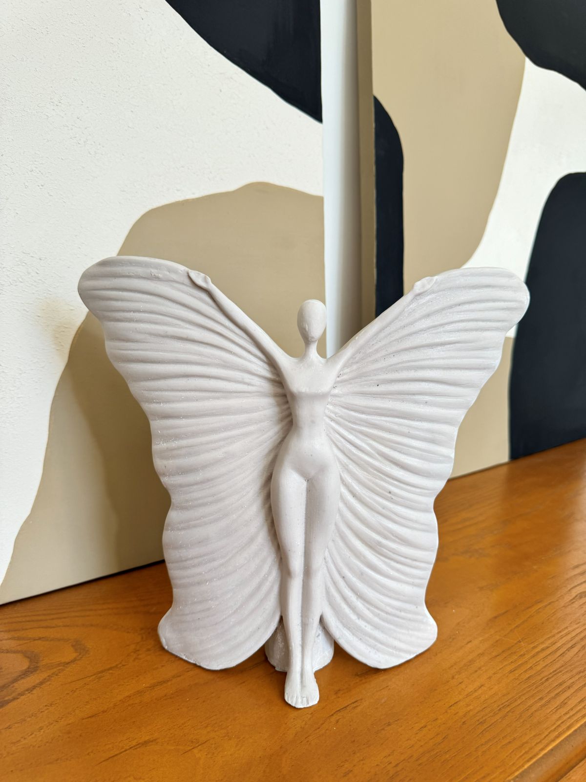 گلدان دختر پروانه ای