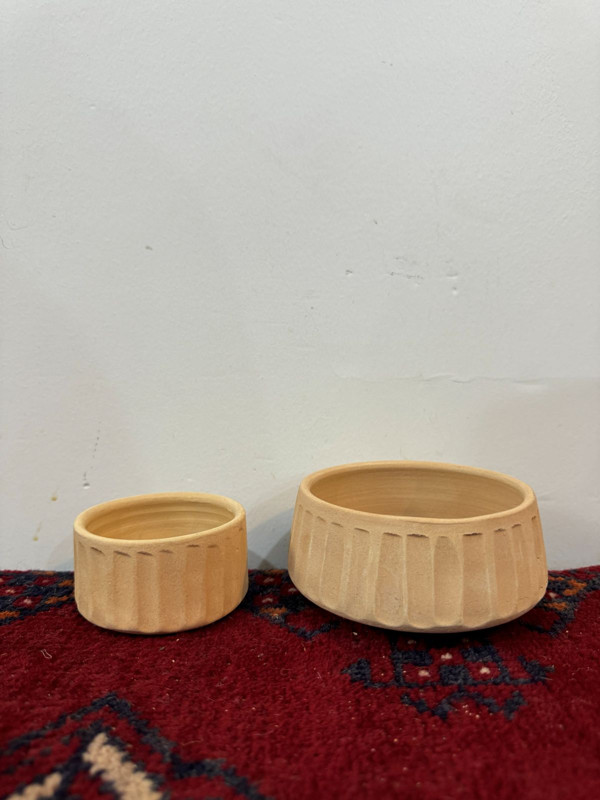 کاسه خط دار