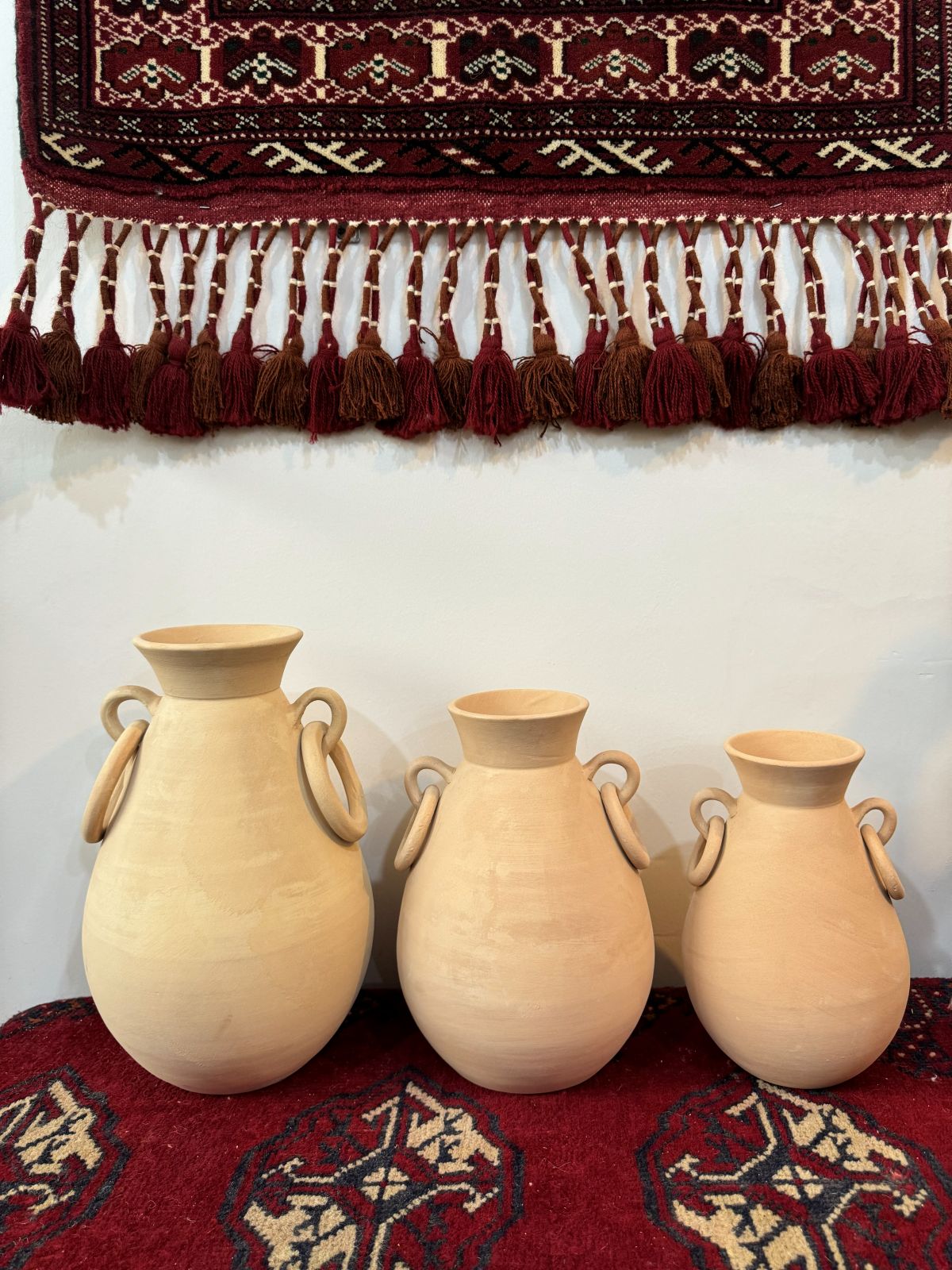 گلدان خمره ای گوشواره دار