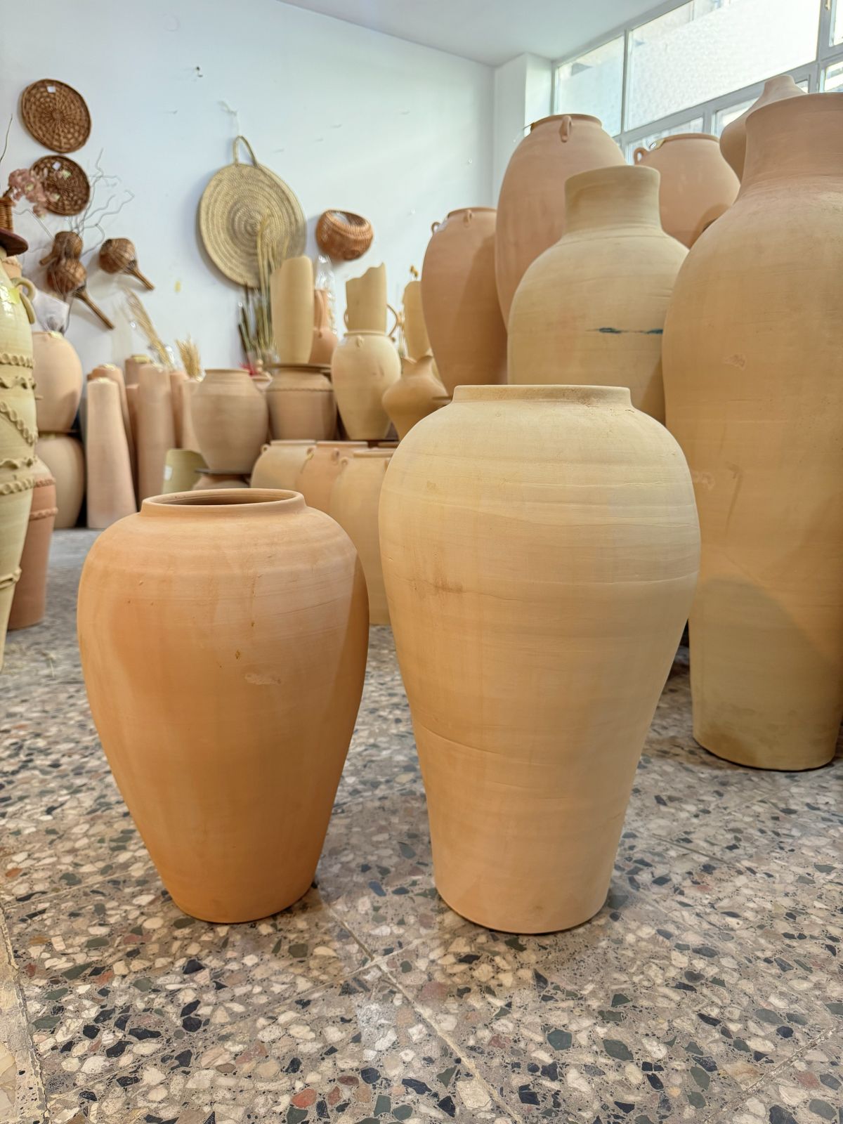 گلدان کوزه ای خمره ای