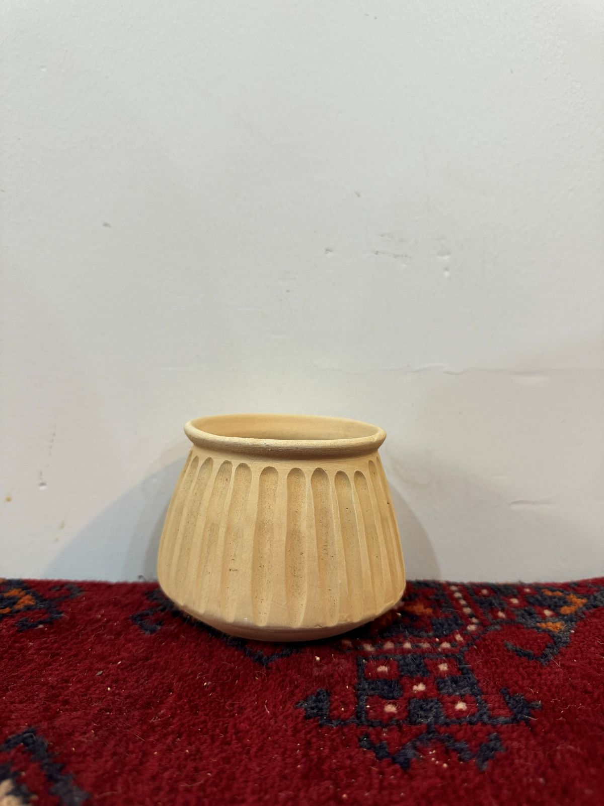 گلدان خط دار کوتاه